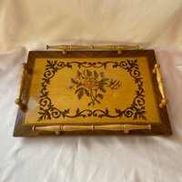 Vintage Sorrento Intarsien Tee Tablett. Handgefertigt in Italien. Mid-Century. Gedrechselte Holzgriffe Auf Allen 4 Seiten. Rosenmuster von RareThingsOfBeauty