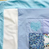 Junge Handgefertigte Patchwork Babydecke von RattleandShakeShop