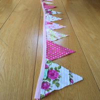 Mädchen Mix N Match Mini Bunting von RattleandShakeShop
