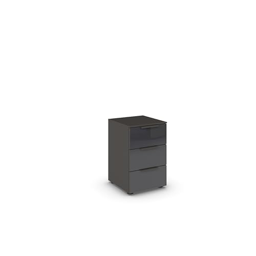 Rauch Möbel Flipp, Nachttisch, Nachtkommode für Schlafzimmer, Graphit/Glasfront Basalt, Schwarz, 3 Schubladen, Griffe Graphit, 40x61x42cm Rauch Möbel Flipp, Nachttisch, Nachtkommode für Schlafzimmer, Graphit/Glasfront Basalt, Schwarz, 3 Schubladen, Griffe Graphit, 40x61x42cm von Rauch Möbel