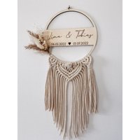 Personalisierter Makramee Traumfänger Maxi Mit Trockenblumen, Ringdesign 4, Boho Wanddeko, Kinderzimmerdekoration, Türdeko, Holz von RaumgefluesterByNini