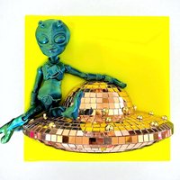 Alien Ufo Disco Ball 3D Resin Kunstharz Wandkunst/Wandskulptur Alien Space Art Raumschiff Dopamindeko Kitschige Kunst von RavishingRoosters