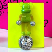 Disco Ball 3D Pop Art Mit Backstein/Neon Gummy Bear Wandkunst Jumbo Bär Kunst Popkultur Disco Ball 3D Pop Art Mit Backstein/Neon Gummy Bear Wandkunst Jumbo Bär Kunst Popkultur von RavishingRoosters
