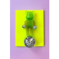 Disco Ball 3D Pop Art Mit Backstein/Neon Gummy Bear Wandkunst Jumbo Bär Kunst Popkultur von RavishingRoosters