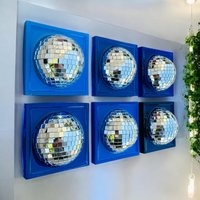 Disco Ball 3D Spiegelkugel/Dopamin Dekor Wandskulptur Silberne Discokugel Blaues Pop-Wand-Kunst Kitschy-Dekor Disco Ball 3D Spiegelkugel/Dopamin Dekor Wandskulptur Silberne Discokugel Blaues Pop-Wand-Kunst Kitschy-Dekor von RavishingRoosters