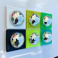 Disco Ball 3D Kunstharz Kunst/Pop Art Skulptur/ Spiegelkugel 70S Dekor 70Er Jahre Disco Kugel Dopamin Disco Ball 3D Kunstharz Kunst/Pop Art Skulptur/ Spiegelkugel 70S Dekor 70Er Jahre Disco Kugel Dopamin von RavishingRoosters
