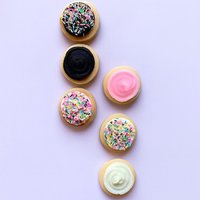 Frosted Sugar Cookie Wanddekoration 3D Kunstharz/Glitter Kekse Zuckerstreusel Dopamin Dekor Frosted Sugar Cookie Wanddekoration 3D Kunstharz/Glitter Kekse Zuckerstreusel Dopamin Dekor von RavishingRoosters