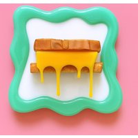 Gegrillte Käse 3D Kunstharz/60 Benutzerdefinierte Farben/ Fake Food Wandskulptur/ Sandwich Kunst/ Kitschige Dopamin Dekor/Schmelzender Käse Kunst von RavishingRoosters