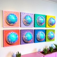 Irisierende Disco Ball 3D-Resin-Wandkunst - Über 60 + Farben Verfügbar Funky Pop-Art-Wohnkultur | Dopamin Dekor Eine Kitschige Wanddeko Irisierende Disco Ball 3D-Resin-Wandkunst - Über 60 + Farben Verfügbar Funky Pop-Art-Wohnkultur | Dopamin Dekor Eine Kitschige Wanddeko von RavishingRoosters