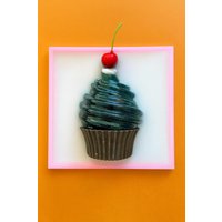 Jumbo 8 Inch Chocolate Cupcake Skulptur 3D Resin Wand Kunst/Teal Shimmer Frosting/ Fake Food /Faux Food/ Snack Nostalgisch von RavishingRoosters