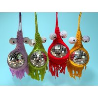 Yip Yip Marsianer Diskokugel Häkeln, Niedlich Kitschig, Partydeko, Partydekoration Yip Yip Marsianer Diskokugel Häkeln, Niedlich Kitschig, Partydeko, Partydekoration von RavishingRoosters