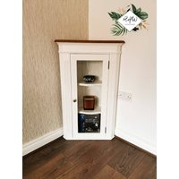 Eckschrank Mit Glastür, Ausführung in Weiß Und Eiche | Refurbished - Lieferdetails Überprüfen Eckschrank Mit Glastür, Ausführung in Weiß Und Eiche | Refurbished - Lieferdetails Überprüfen von RawHomeware
