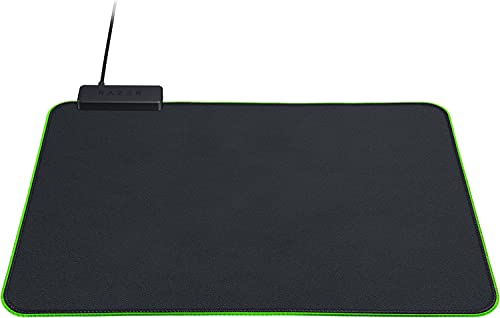 Razer Goliathus Chroma - Weiche Gaming Maus-Matte mit RGB Beleuchtung (Kabelhalterung, Stoff-Oberfläche, rutschfest, gesteppter Rand, optimiert für alle Mäuse) Schwarz von Razer