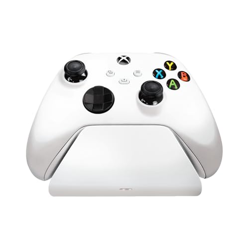 Razer Universelle Schnellladestation - Schnellladegerät für Xbox-Controller (Universelle Kompatibilität, Magnetkontaktsystem, Passend zu jedem Xbox-Controller) Robot White von Razer