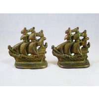 Mid Century Schooner Pirate Ship Buchstützen Gusseisen von ReArcade