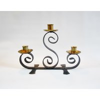 Vintage Kerzenständer Aus Messing Und Gehämmertem Metall Curls Kerzenhalter Vintage Kerzenständer Aus Messing Und Gehämmertem Metall Curls Kerzenhalter von ReArcade