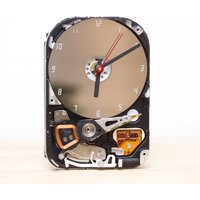 Schreibtisch Uhr Aus Recycelter Computer-Festplatte, Festplatte Uhr, Geschenk Für Papa, Einzigartiges Geek von ReComputing