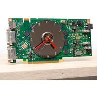 Schreibtischuhr - Geeky Bürouhr, Recycelte Grafikkartenuhr, Grüne Platine von ReComputing