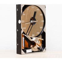 Tischuhr - Recycelte Computerfestplatte Uhr, Festplattenuhr, Geschenk Für Papa, Einzigartiges Geek von ReComputing