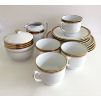 4Er Set Vintage Tee-Set - Weimar Porzellan Tassen, Untertassen, Milchkännchen Und Zuckerdose von ReTainReMakeReNew