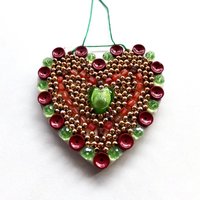 Perlen-Mosaik-Herz - Handgemachtes Hängendes Ornament von ReTainReMakeReNew