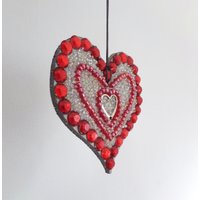 Rot & Silber Bead Mosaik Herz - Handgemachtes Hängendes Ornament von ReTainReMakeReNew