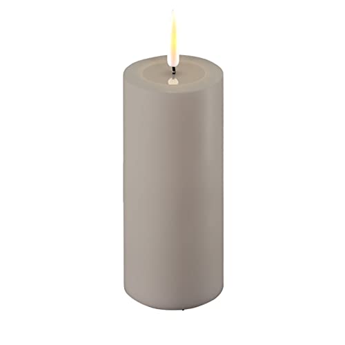 LED Kerze Deluxe Homeart, Outdoor LED Kerze (Kunststoff Kein Echtwachs) mit realistischer Flamme, warmweißes Licht, Hitzebeständig für den Aussenbereich (Grau) von ReWu