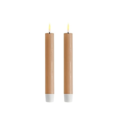 LED Stabkerze 2er Deluxe Homeart, Indoor LED-Stabkerze mit realistischer Flamme auf einem Echtwachsspiegel, warmweißes Licht - Karamellbraun Stabkerze 15 cm LED Stabkerze 2er Deluxe Homeart, Indoor LED-Stabkerze mit realistischer Flamme auf einem Echtwachsspiegel, warmweißes Licht - Karamellbraun Stabkerze 15 cm von ReWu