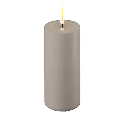 LED Kerze Deluxe Homeart, Outdoor LED Kerze (Kunststoff – Kein Echtwachs) mit realistischer Flamme, warmweißes Licht, Hitzebeständig für den Aussenbereich– (Grau) von ReWu