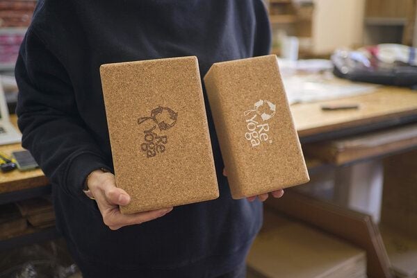 ReYoga ReBlock BIG - extragroßer Yoga Block aus recyceltem Kork von ReYoga