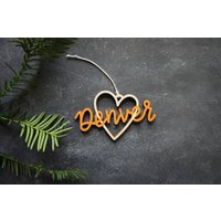 Denver Herz-Weihnachtsverzierung - Wählen Sie Ihre Farbe | Weihnachtsschmuck Einweihungsparty Geschenk Weihnachtsgeschenk Herz Colorado von ReadyGo