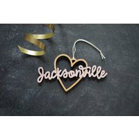 Jacksonville Herz Weihnachtsanhänger - Wähle Deine Farbe | Christbaumschmuck Einweihungsgeschenk Weihnachtsgeschenk von ReadyGo