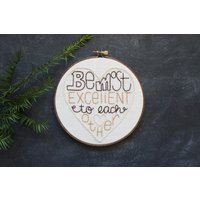 Seien Sie Am Besten Zueinander | Stickerei Hochzeitsgeschenk Wandbehang von ReadyGo