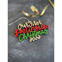 Wählen Sie Ihr Jahr, Phrase Und Farben | Unsere/Meine Erste Los Angeles Weihnachtsverzierung Christbaumkugel Einweihungsparty Geschenk Wählen Sie Ihr Jahr, Phrase Und Farben | Unsere/Meine Erste Los Angeles Weihnachtsverzierung Christbaumkugel Einweihungsparty Geschenk von ReadyGo