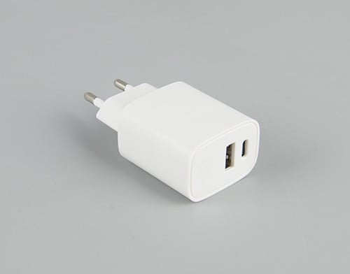 Reality Netzteil für USB-A & USB-C Reality Netzteil für USB-A & USB-C von Reality