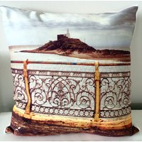 Vintage Appeal, Photo Art Kissen. Mumbles Lighthouse, Gower Von Rebecca Jory Kunst Vintage Appeal, Photo Art Kissen. Mumbles Lighthouse, Gower Von Rebecca Jory Kunst von RebeccaJoryArt