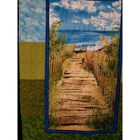 Strandweg-Quilt Mit Strandgras, Sand Und Blick Aufs Meer. Großer Quilt. Maschinengequiltet. Waschbar. Handarbeit Am Einfass von RebeccasQuiltingWork