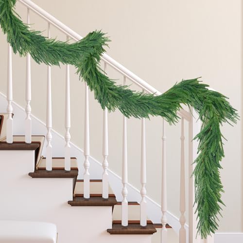 Realistische Kieferngirlande – Dichte Weihnachtsgirlande mit echtem Touch, künstliche Zederngirlande für Kaminsims, Tisch und Wände, ideal für Weihnachtsdekoration innen und außen (270cm) von Recitem