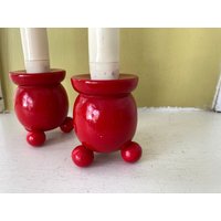 Kleine Rote Kerzenhalter | Völkige Folklore Volkskunst Skandinavisch Scandi Folkart Mod Mit Kleinen Füßen von Recy