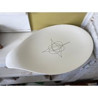 Rare 1950's Hallcraft Von Eva Zeisel Fantasy 15 Teardrop Servierplatte | Hall China Center Design Mid Century Mod Mcm Atomic Klassisch 43 cm Rare 1950's Hallcraft Von Eva Zeisel Fantasy 15 Teardrop Servierplatte | Hall China Center Design Mid Century Mod Mcm Atomic Klassisch 43 cm von Recy