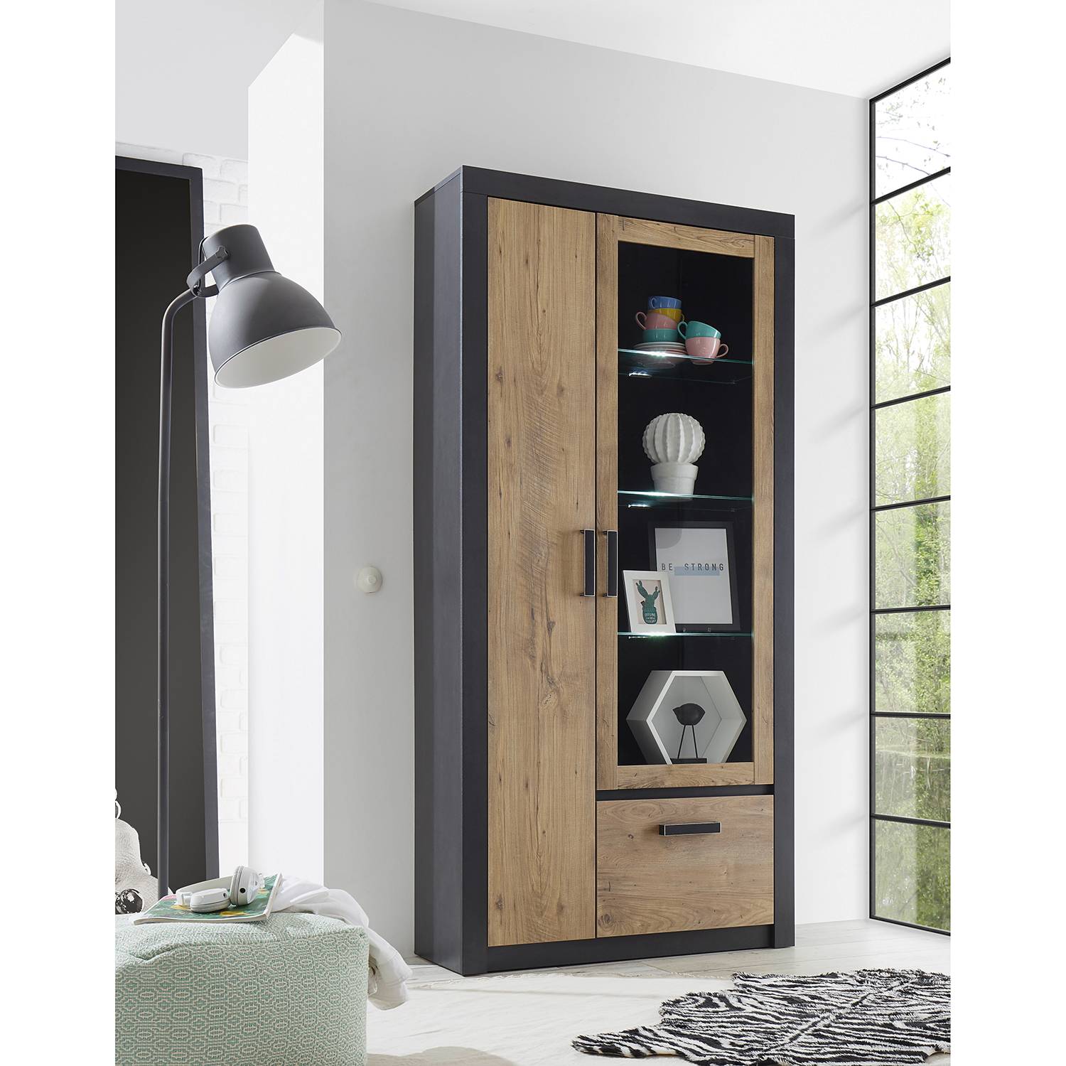 Vitrinenschrank Bozel von Red Living