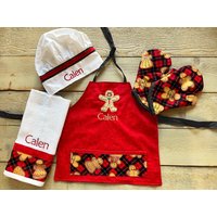 Lebkuchenkind Schürze Personalisierte Benutzerdefinierte Mädchen Urlaub Personalisierte Kochmütze Hot Pads Made To Order Weihnachtsschürze von RedBobbinDesigns