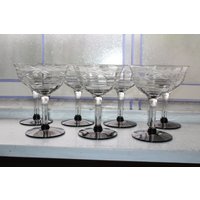 7 Art Deco Weston Optic Champagner Gläser Geätzt Mit Schwarzen Basen von RedRiverAntiques