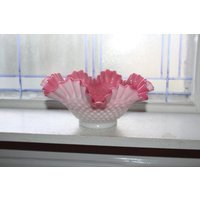 Großer Rosa Und Weißer Hobnail Überfang Glas Schüssel Vintage Brautkorb von RedRiverAntiques