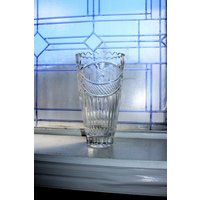 Große Vintage Vase Aus Geschliffenem Kristall Mit Weintrauben-Muster von RedRiverAntiques