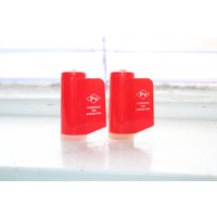 Retro Kunststoff Salz Und Pfefferstreuer Rot Weiß Vintage 50Er Jahre Retro Kunststoff Salz Und Pfefferstreuer Rot Weiß Vintage 50Er Jahre von RedRiverAntiques