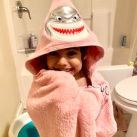 Personalisiert Mit Namen Kapuze Bade -/strandtuch. Hai. Monster. Außerirdisch. Geschenke Für Kinder. Mädchen. Jungen Personalisiert Mit Namen Kapuze Bade -/strandtuch. Hai. Monster. Außerirdisch. Geschenke Für Kinder. Mädchen. Jungen von ReddRobinStudios