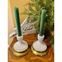 Einzigartige Messing Und Milchglas Kerzenständer Paar Vintage Kerzenhalter Esstisch Dekor Cottage Bauernhaus Geschenk von ReddUpTheHouse
