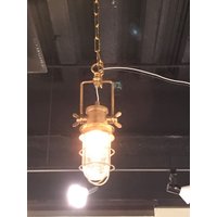 Vintage Messing Hängeleuchte Mit Messinggriff - Refurbished, Neu Verkabelt Und Einsatzbereit Schiff Gerettet von Redhouseblueocean