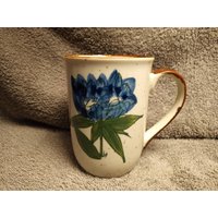 Blaue Blumen Becher Handbemalte Japan Tasse 1970S So Pretty in Sehr Gutem Zustand von Redstone2020